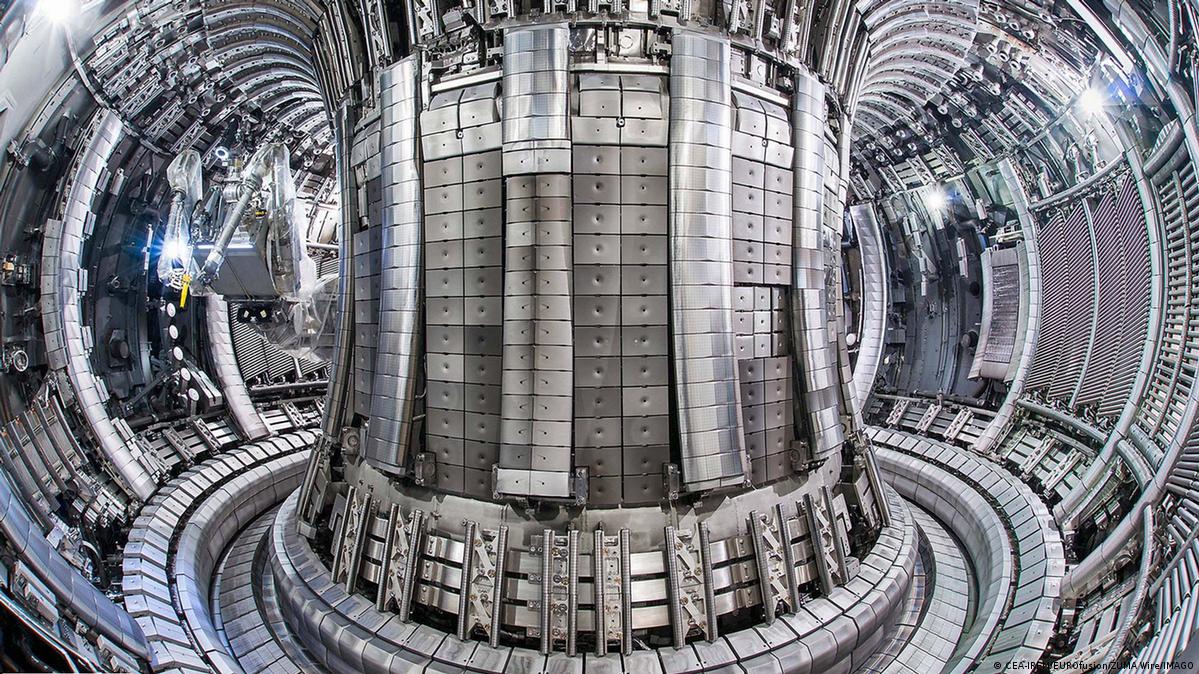 Bird's view of a JET Vacuum Vessel with complete metallic ITER-like wall of beryllium and tungsten.