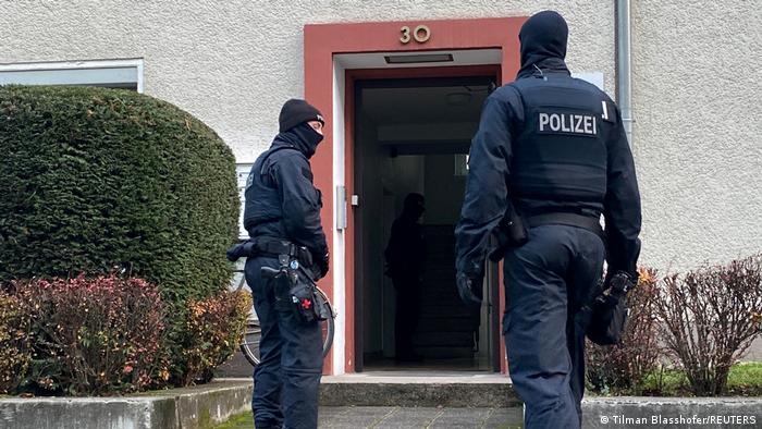Germania Frankfurt am Main | Razie a poliţiei