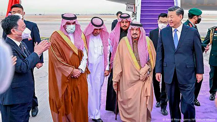 沙特国王萨勒曼亲自前往机场迎接习近平