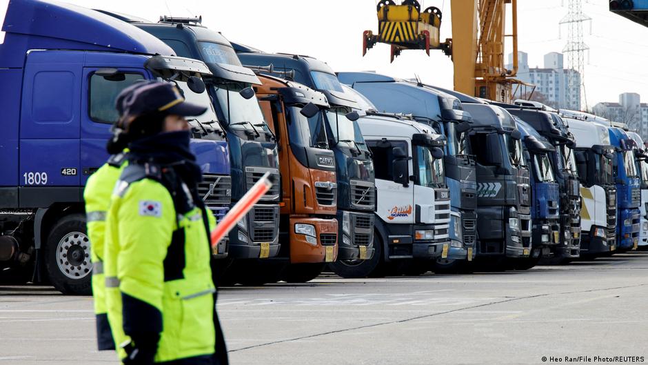 South Korean truckers end 16-day strike without gains