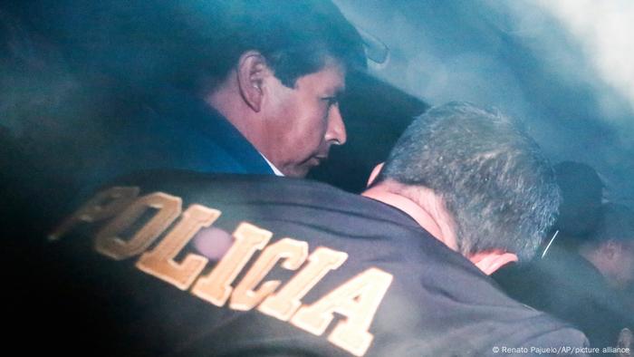 Pedro Castillo, detenido por la policía.