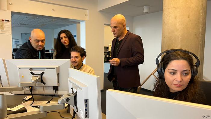 Farsi editorial team: Mixed feelings on 60th anniversary | Press | DW