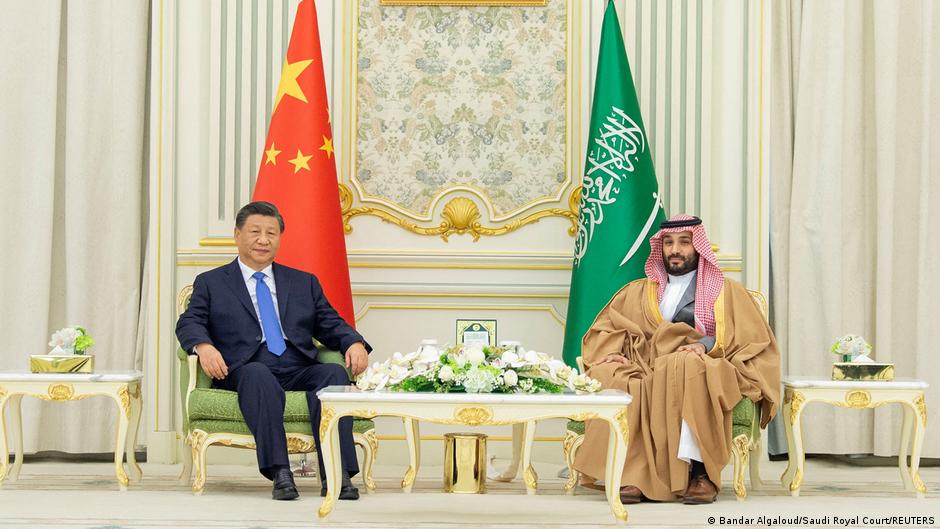 Smatra se da se saudijski prestolonaslednik Mohamed bin Salman (desno) lično bolje slaže sa šefom kineske države Sijem Đinpingom nego sa američkim predsednikom Džozefom Bajdenom