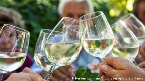 Французи дедалі частіше відмовляються від вина