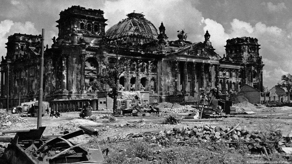 1945: Capitulação de Berlim na Segunda Guerra Mundial