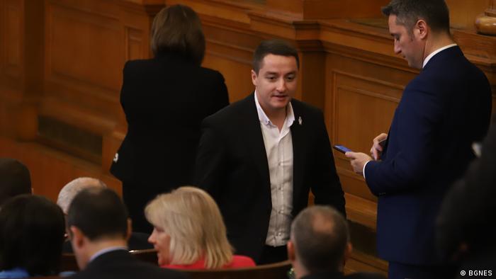 Корнелия Нинова твърди, че БСП е партия с различни мнения