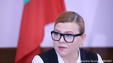 Крайно време е г жа Соня Момчилова да напусне поста си