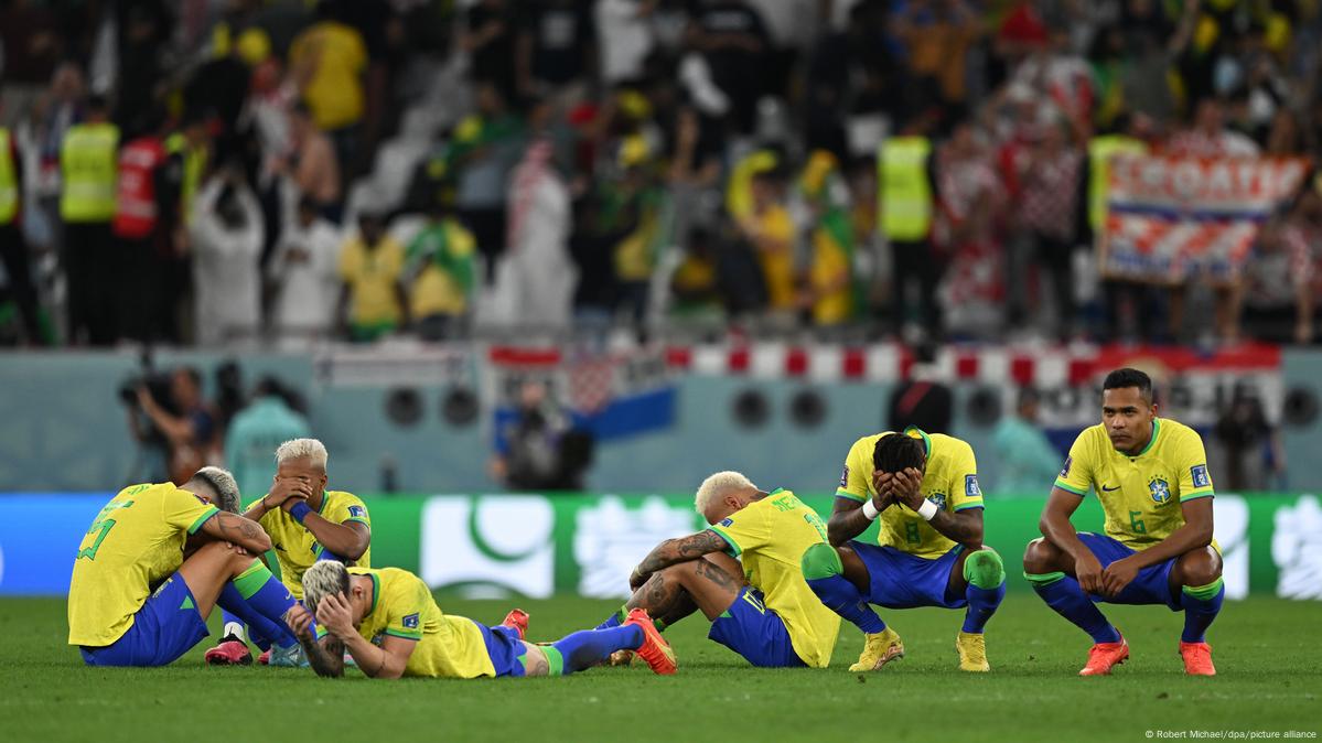 Por que o Brasil tinha sete jogadores no ataque no gol da Croácia