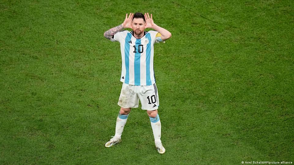Với World Cup 2022 sắp tới, không thể bỏ qua câu nói của Messi về Maradona - \