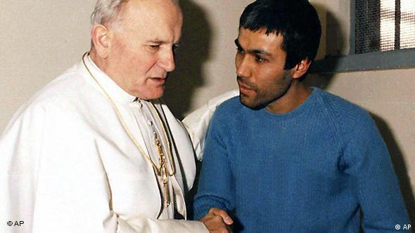 Mister ndërkombëtar – Atentati kundër Papës në vitin 1981 | Bota | DW |  13.05.2011