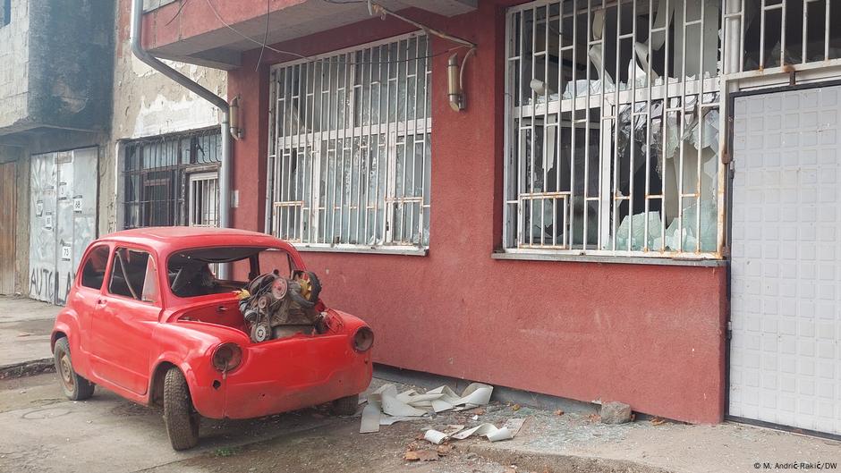 Bombom uništena kancelarija izborne komisije u Severnoj Mitrovici