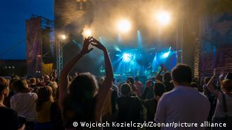 συναυλία, νέοι