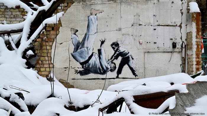 Murale e artistit britanik Bansky në Kiev