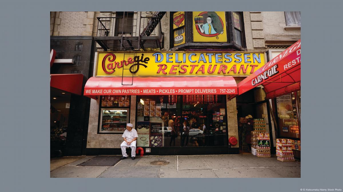 how-new-york-came-to-love-jewish-delis-dw-12-26-2022