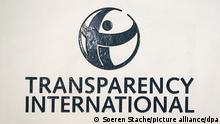 ARCHIV - Das Logo von Transpareny International, aufgenommen am 14.11.2005 in Berlin. Die Auflagen für den Wechsel von EU-Beamten und Politikern in die Wirtschaft sind nach Einschätzung von Transparency International unzureichend. +++ dpa-Bildfunk +++