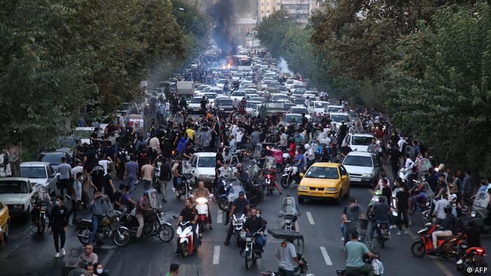 Protestas en las calles de Teherán.