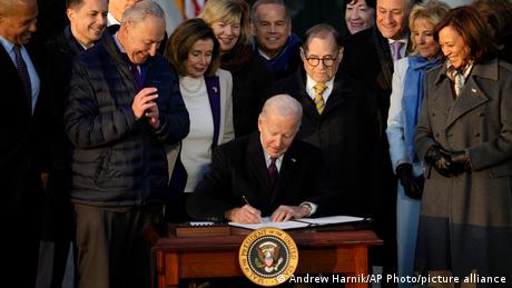 US-Präsident Joe Biden unterzeichnet Gesetz zur Homo-Ehe