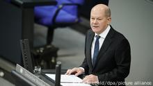 14.12.2022 Bundeskanzler Olaf Scholz (SPD) gibt bei der Sitzung des Bundestags eine Regierungserklärung zum EU-Rat und zum EU-/Asean-Gipfel ab. +++ dpa-Bildfunk +++