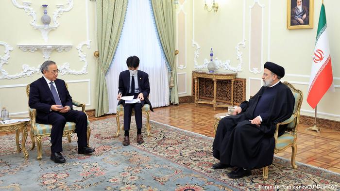 Treffen von Staatspräsident Raisi und Hu Chunhua, dem stellvertretenden Ministerpräsidenten Chinas am 13. Dezember 2022 in Teheran