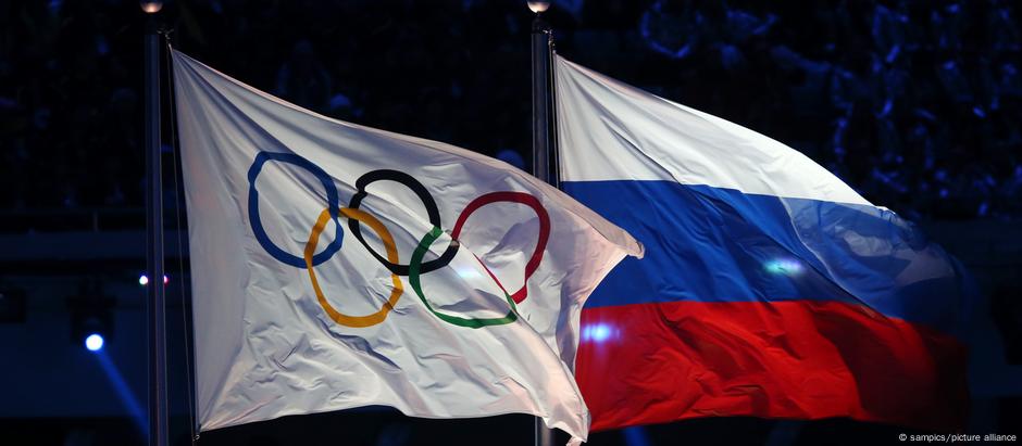 Sem bandeira da Rússia: atletas do país só poderiam competir em Paris, no ano que vem, sob cores neutras