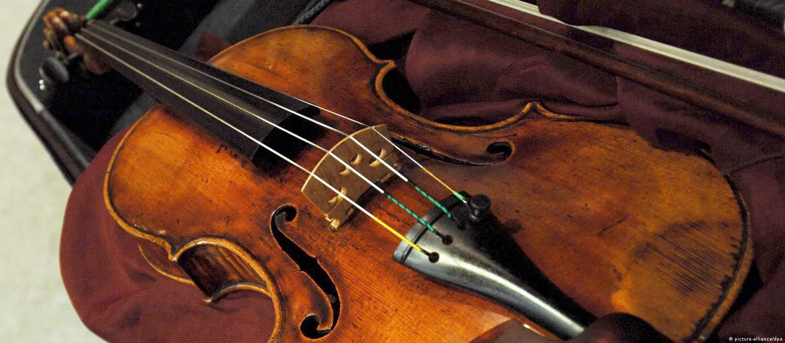 The most violins – DW – 12/22/2022