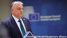 15.12.2022, Brüssel***
Viktor Orban, Ministerpräsident von Ungarn, trifft zu einem Rundtischgespräch auf dem EU-Gipfel in Brüssel ein. Die Staats- und Regierungschefs der EU kommen zu einem eintägigen Gipfel zusammen, um über die Ukraine und weitere Maßnahmen zur Eindämmung des Anstiegs der Energiepreise in der Europäischen Union zu beraten. +++ dpa-Bildfunk +++