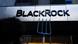 У главного офиса BlackRock в Нью-Йорке У главного офиса BlackRock в Нью-Йорке