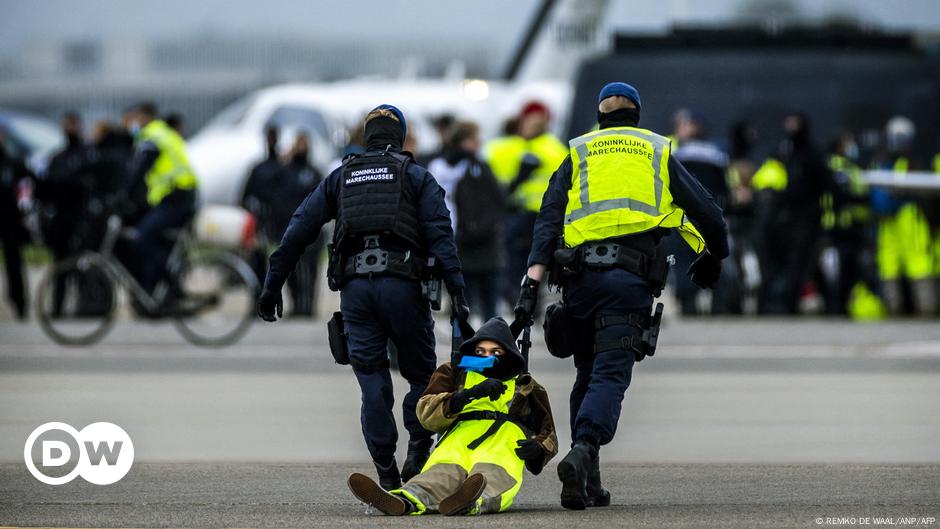 Extinction Rebellion “temporarily” suspends its controversial protests |  Latest Europe |  DW