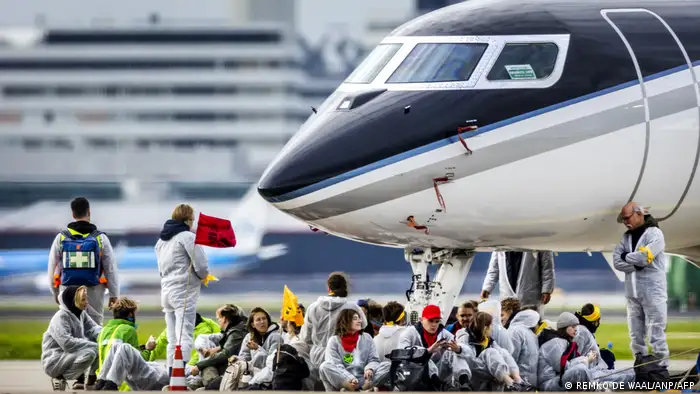 Bilder des Jahres 2022 | Klimaaktivisten Blockade Flughafen Amsterdam