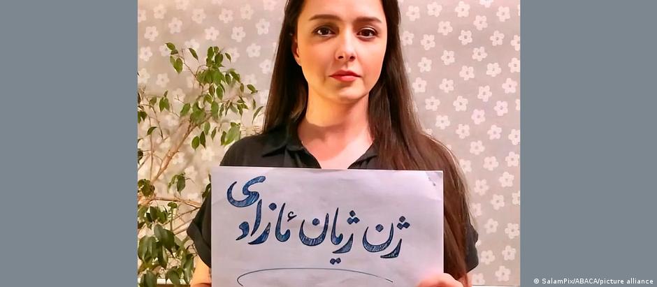 Uma das atrizes mais famosas no Irã, Taraneh Alidoosti publicou postagens críticas ao regime do país