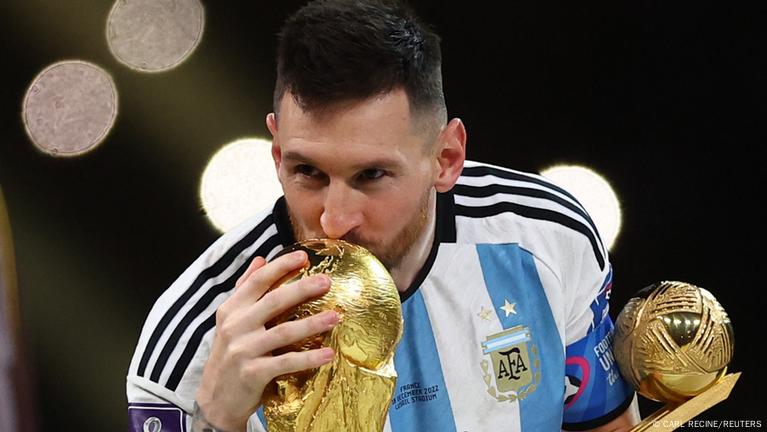 Messi is already wearing Argentina shirt with three stars