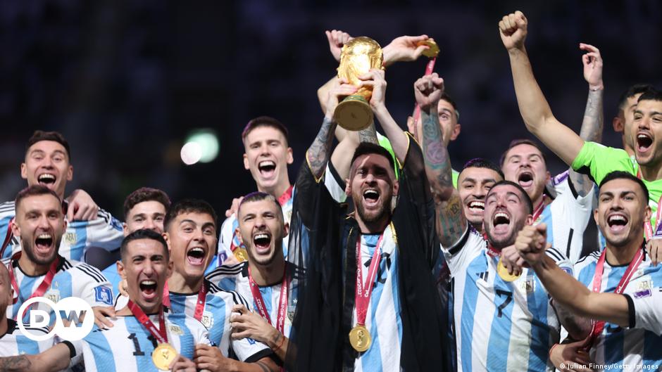 Campeã Argentina arrancou mal no Mundial, mas repete feito da
