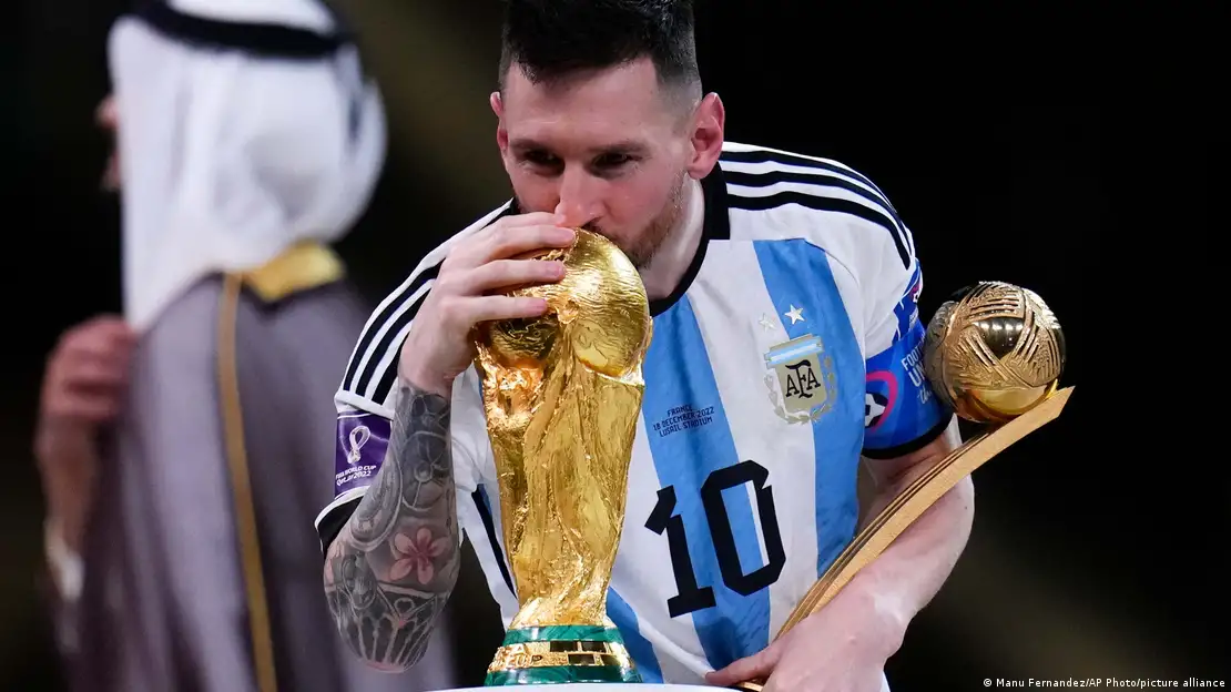 Lionel Messi e Aitana Bonmatí conquistam Bola de Ouro