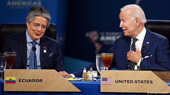 El presidente de Ecuador, Guillermo Lasso, junto al mandatario estadounidense Joe Biden.