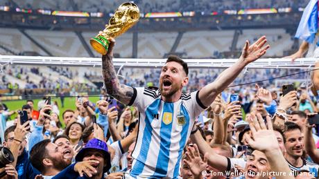 Балсам за изтерзаната аржентинска душа третата световна титла по футбол