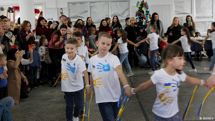 С много труд и грижа от страна на украинците и