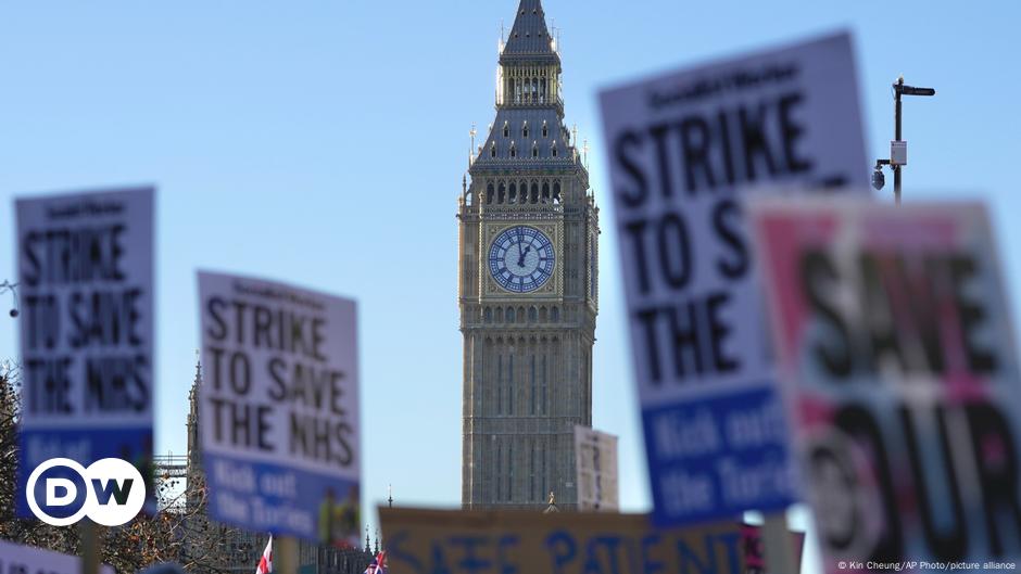 UK nurses strike again |  Latest Europe |  DW