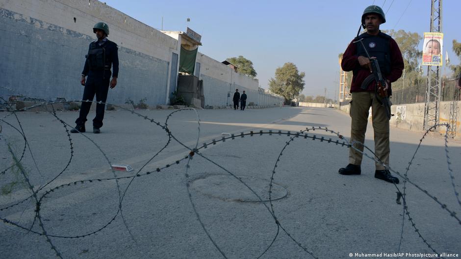 Pakistani families suffer as hundreds jailed far from home – DW – 07/15/2023 - Vimarsana News