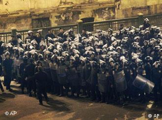 حضور گسترده نیروهای پلیس در خیابان‌های قاهره