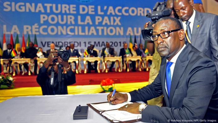 Im Mai 2015 unterzeichnete der damalige malische Außenminister Abdoulaye Diop in der Hauptstadt Bamako den Friedensvertrag 