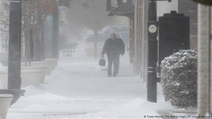 The NWS indicated that an arctic front reaching the Ohio and Tennessee valleys could be dangerously cold, with unprecedented cold air.