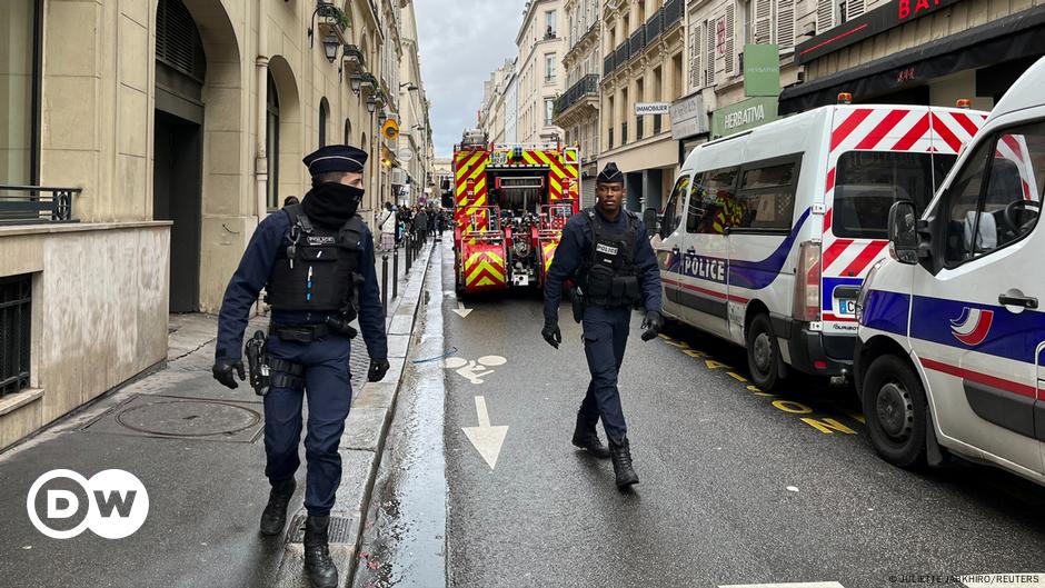 Paris Shooting Kills 3 Suspected Gunman Arrested Dw 12232022