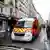 سيارات الشرطة والإسعاف في أحد الشوارع بعد إطلاق أعيرة نارية مما أسفر عن مقتل شخصين  في باريس