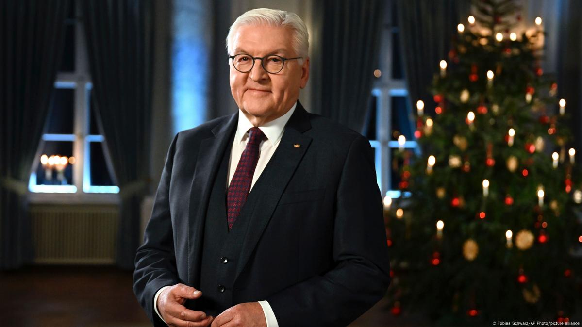 Germany's Steinmeier calls for 'fair peace' in Ukraine – DW – 12/25/2022