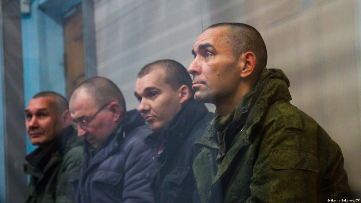 Російські військовополонені під час судового засідання