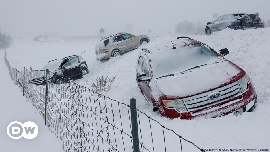 Winter storm in North America DW 12/24/2022