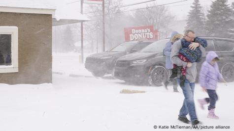 Tempestade de inverno Elliot deixa ao menos 50 mortos nos Estados