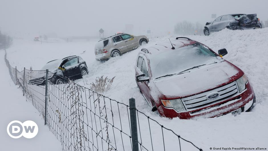 Deadly winter storm disrupts Christmas in the United States |  The World |  D.W.