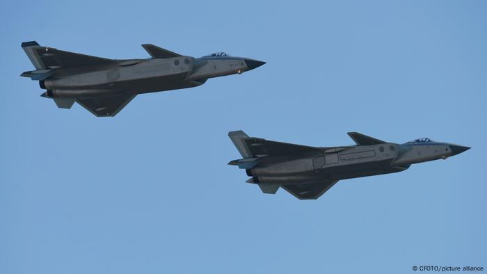 China | Chengdu J-20 Kampfjets