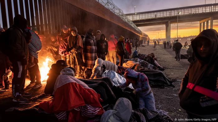 Migrantes en la frontera con EE. UU.